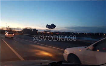 В Иркутске на частный дом упал военный самолет Су-30