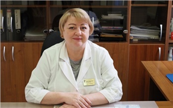 «Одна запись в трудовой»: Путин присвоил медсестре из Красноярска почетное звание