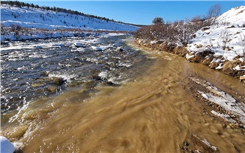 Неоднократно загрязнявшему реку золотодобытчику временно запретили работать в Красноярском крае