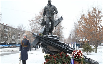 В Москве открыли памятник погибшему в Красноярском крае экс-главе МЧС Евгению Зиничеву