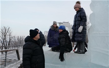 Есть серьезные недочёты: мэр проверил качество ледовых городков в Красноярске