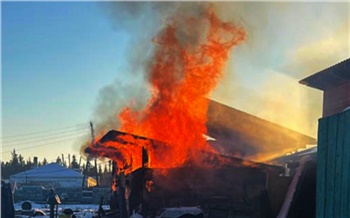 Сотрудники красноярской колонии помогли потушить горящий дом в селе Арейское