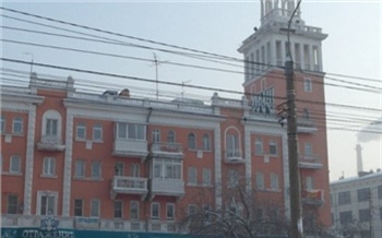 В центре Красноярска в одной из «сталинок» рухнул потолок