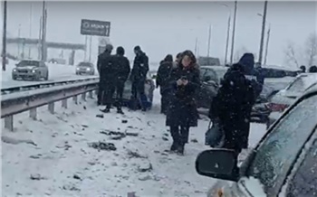 В Красноярске на Северном шоссе из-за массовых ДТП образовалась огромная пробка