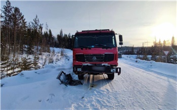 Лесовоз и микроавтобус столкнулись на трассе в Красноярском крае. Один из водителей был пьян
