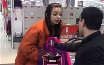 В Красноярске неадекватная женщина устроила скандал в торговом центре