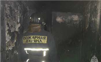 В Норильске при пожаре в многоквартирном доме погиб человек