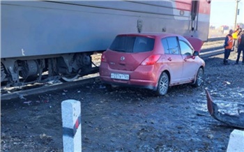 В Ачинске 61-летняя автоледи допустила столкновение с поездом: пострадал ребенок-пассажир
