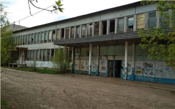 На Парашютной в Красноярске снесут заброшенное здание производителя полуфабрикатов «Вентокальдо»