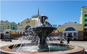 18 фонтанов открылись к летнему сезону на привокзальных площадях станций Красноярской железной дороги