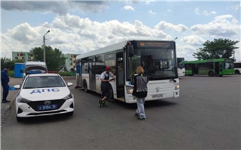 В Красноярске автобусы трех маршрутов проверили на экологичность