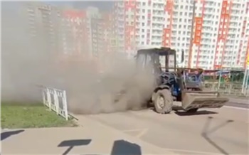 Улицу Лесников накрыла «пылевая буря»