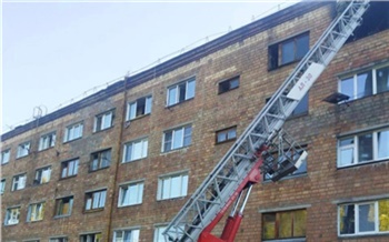 В Красноярске при пожаре в общежитии погибли люди