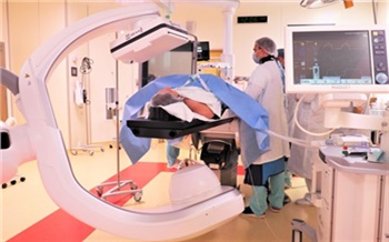 Красноярские рентгенохирурги прооперировали пациента с гигантской аневризмой в мозге