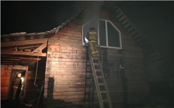 В Канске при пожаре в частном доме погибли двое детей. Возбуждено уголовное дело
