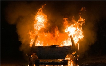 «Я сваливаю, твоя машина горит»: ачинца осудили за поджог иномарки своей жены