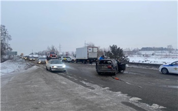 Под Красноярском частично перекрыли трассу в направлении Енисейска из-за аварии с четырьмя автомобилями