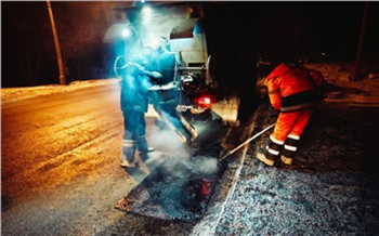 В Красноярске за зиму по ночам провели срочный ремонт более 3 тыс. кв. метров дорог