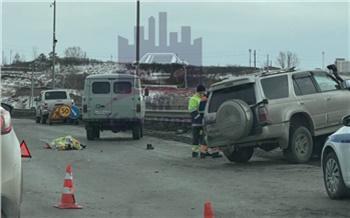 На красноярском Северном шоссе внедорожник насмерть сбил рабочего