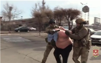 В Хакасии мужчина с топором напал на человека на улице. Жертв может быть больше
