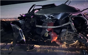 Водитель легковушки разбился насмерть в ДТП с грузовиком под Красноярском