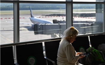Пассажиры с билетами не смогли улететь в Красноярск из-за нехватки мест в самолете