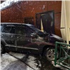 В Красноярске кроссовер врезался в кафе «Вкусно — и точка» (видео)
