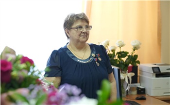 «Моя поликлиника — родной дом»: в Норильске с 70-летним юбилеем поздравили отличника здравоохранения