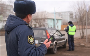 В Красноярском крае с начала апреля приставы арестовали больше 150 машин у должников