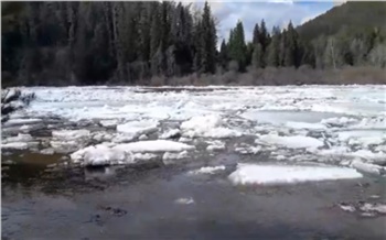 На реке Мана под Красноярском начался ледоход