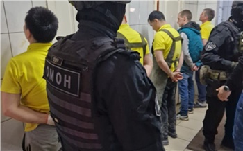 Еще трех мигрантов выдворят из страны после рейда на хлебзаводе в Красноярске