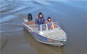 На юге Красноярского края рыбак перевернулся на лодке и погиб