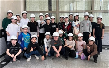 На Богучанской ГЭС провели экскурсию для школьников и их родителей