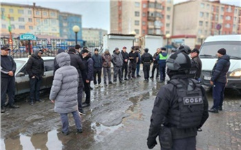 В Норильске полицейские во время миграционного рейда выявили 11 нарушителей