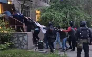 Находящихся в федеральном розыске иностранцев задержали в хостелах в Красноярске