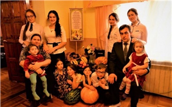 Владимир Путин наградил две многодетные семьи из Красноярска