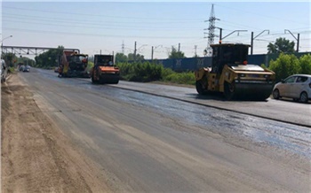 «Работа не просто кипела, а шкварчала»: красноярцам рассказали о ремонте дорог на выходных