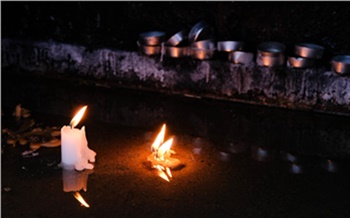 Красноярцев попросили не приносить на кладбища лампады и свечи