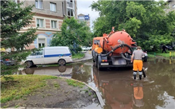 Красноярские улицы снова затопило после дождя