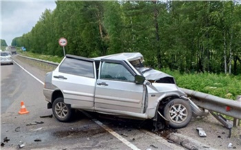В Красноярском крае на трассе разбился 20-летний водитель ВАЗа