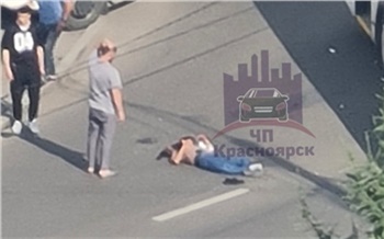 В Красноярске самокатчик на высокой скорости врезался в автобус