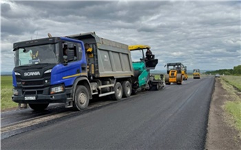 «Более трети покрытия уже уложено»: в Красноярском крае подвели промежуточные итоги дорожного ремонта
