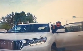 В Красноярске дерзкого автохама привлекли к ответственности благодаря видео в соцсетях