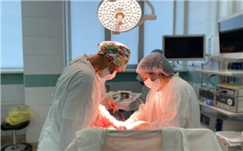 Красноярские врачи удалили пациентке гигантскую опухоль, сравнимую с беременностью на 5 месяце