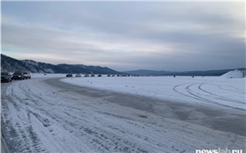 Выезжать запрещено: глава Дивногорска заявил, что лед на Красноярском море еще тонкий