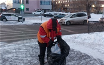 В первый день нового года на уборку дорог Красноярска вышли 35 машин и 40 рабочих