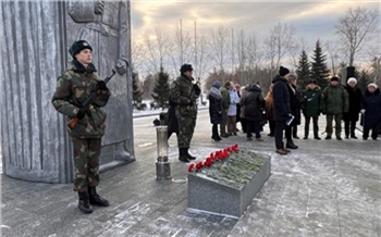 Лампаду с частицей Вечного огня перевезли в Советский район Красноярска