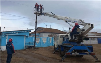 Энергетики восстанавливают поврежденные ураганным ветром электросети в Красноярском крае