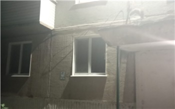 Еще один ребенок выпал из окна в Красноярском крае