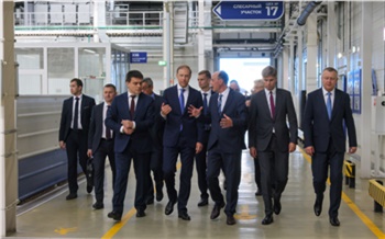 Первый замглавы правительства РФ проверил работу крупных производств Красноярского края